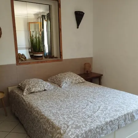 Embuscade Holiday home *