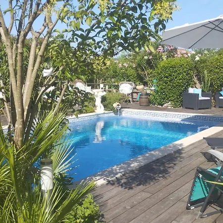 Embuscade Holiday home